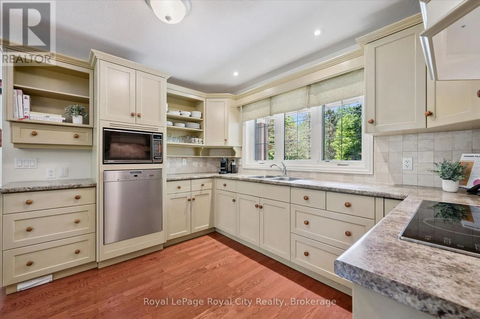 135 HUME ROAD
