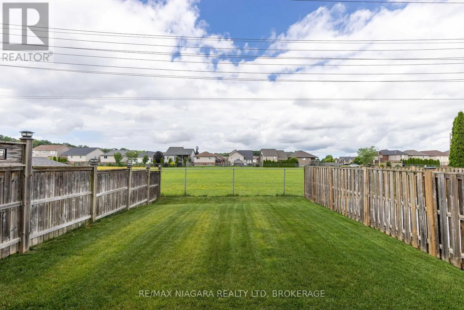 8625 UPPER CANADA DRIVE