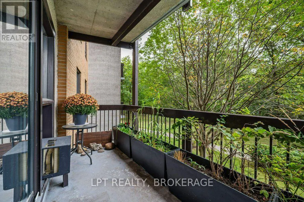 208 - 66 GREENVIEW DRIVE #208