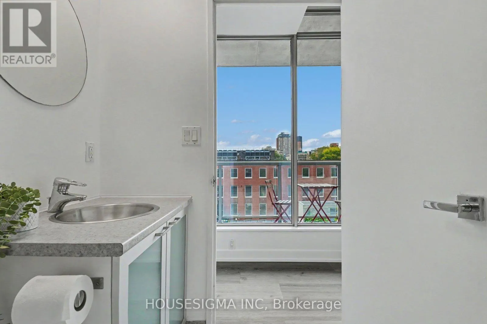 505 - 383 CUMBERLAND STREET