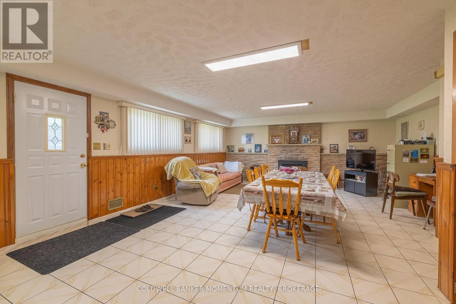 4177 BROOKDALE DRIVE