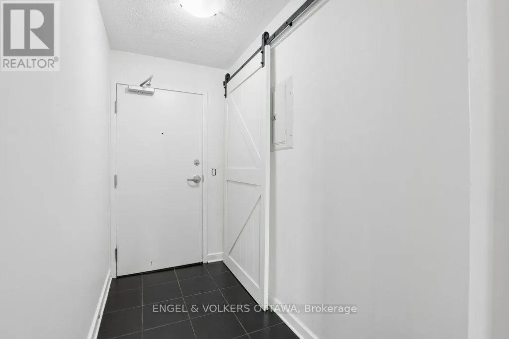 408 - 138 SOMERSET STREET W
