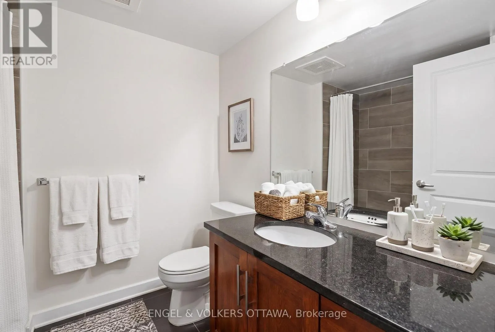 408 - 138 SOMERSET STREET W