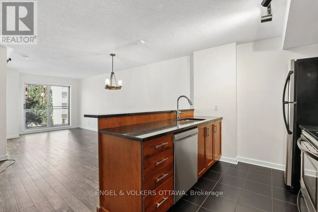 408 - 138 SOMERSET STREET W