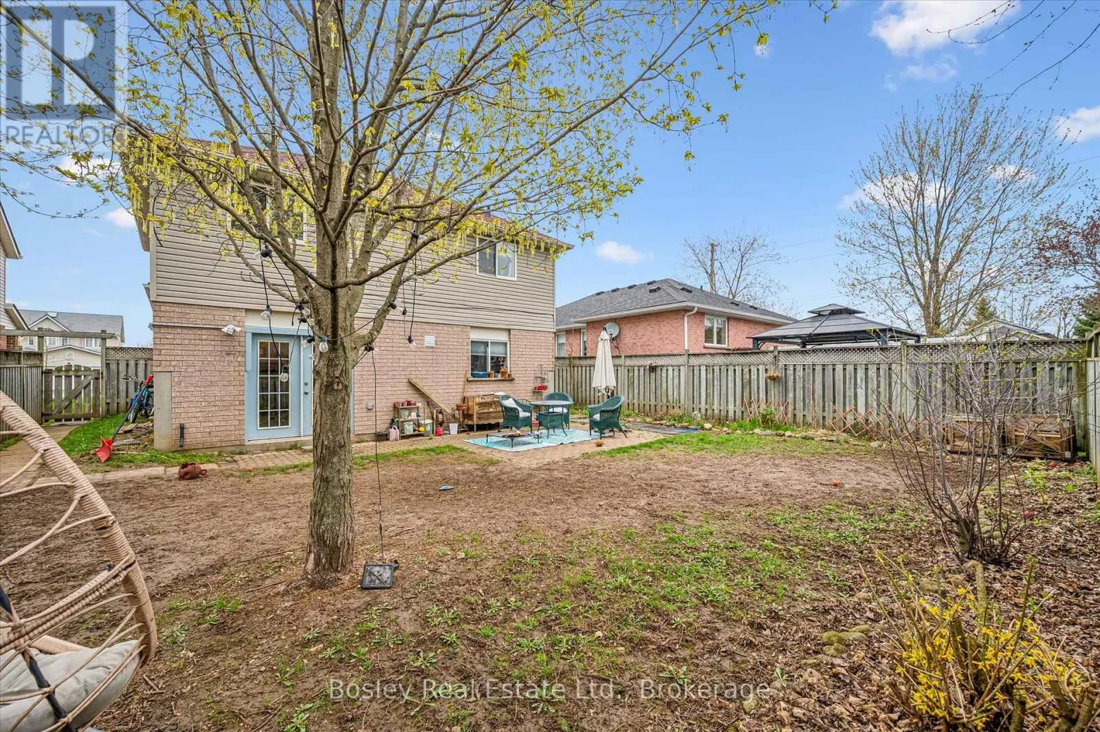4 HAYWARD CRESCENT