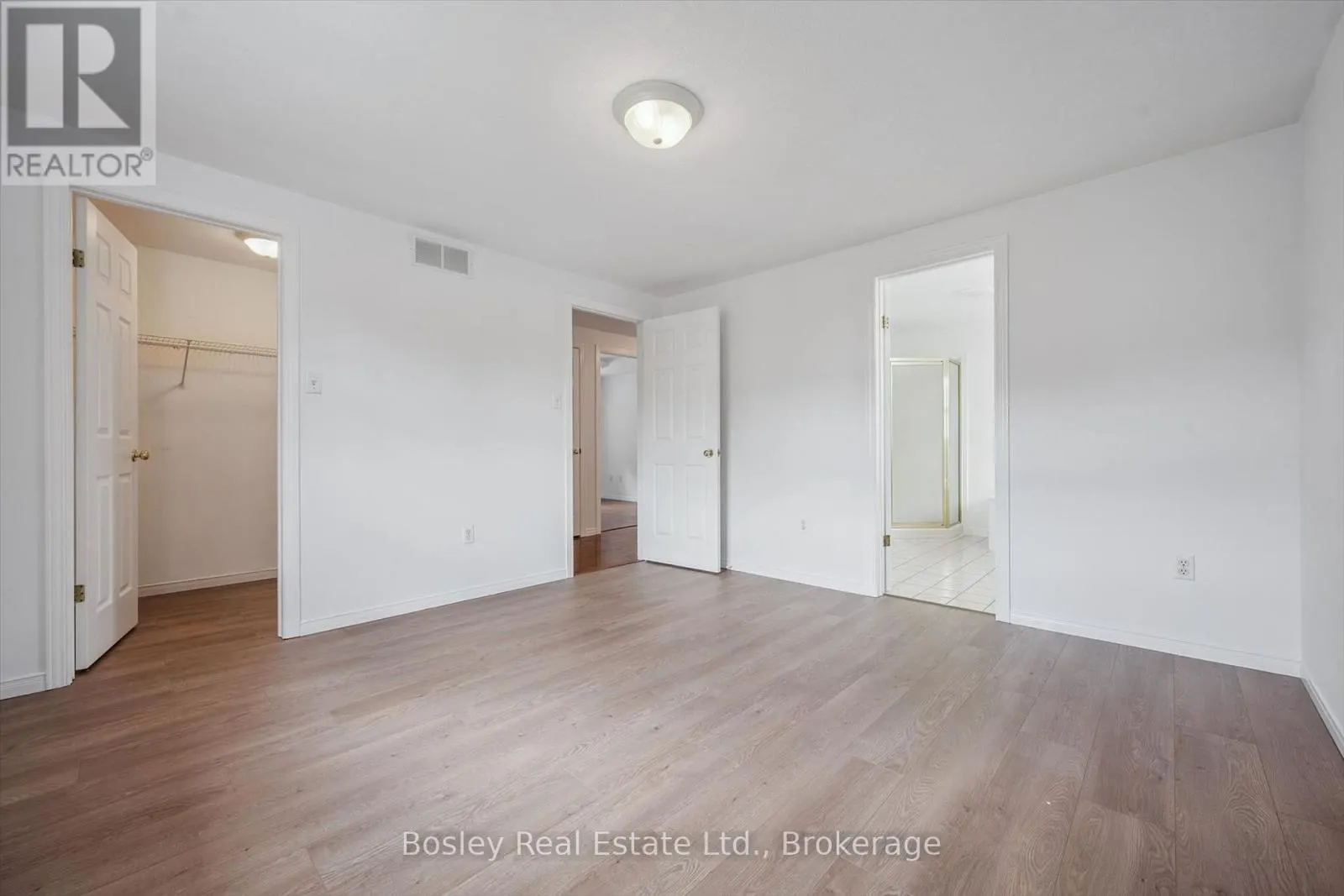4 HAYWARD CRESCENT