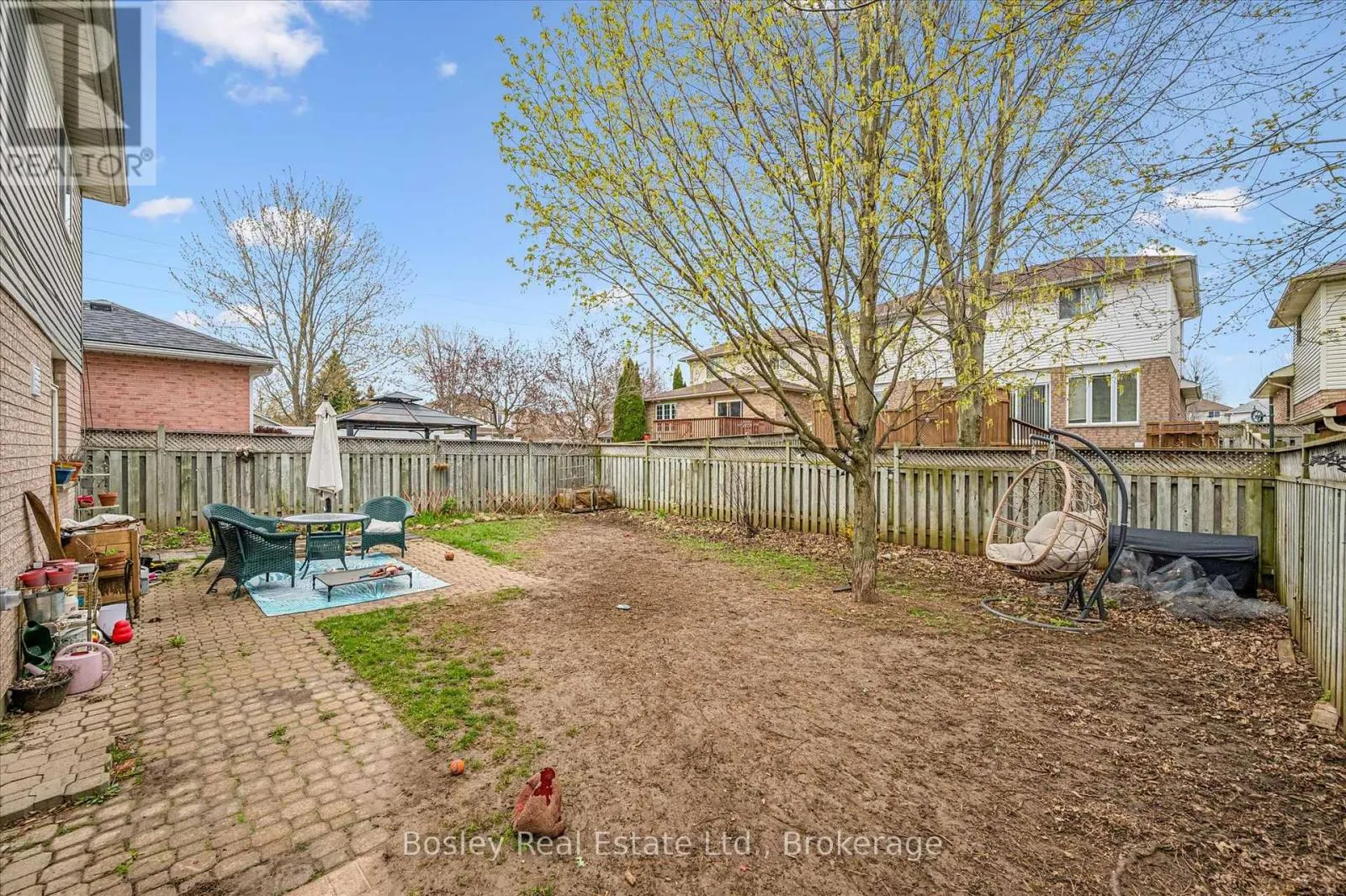 4 HAYWARD CRESCENT