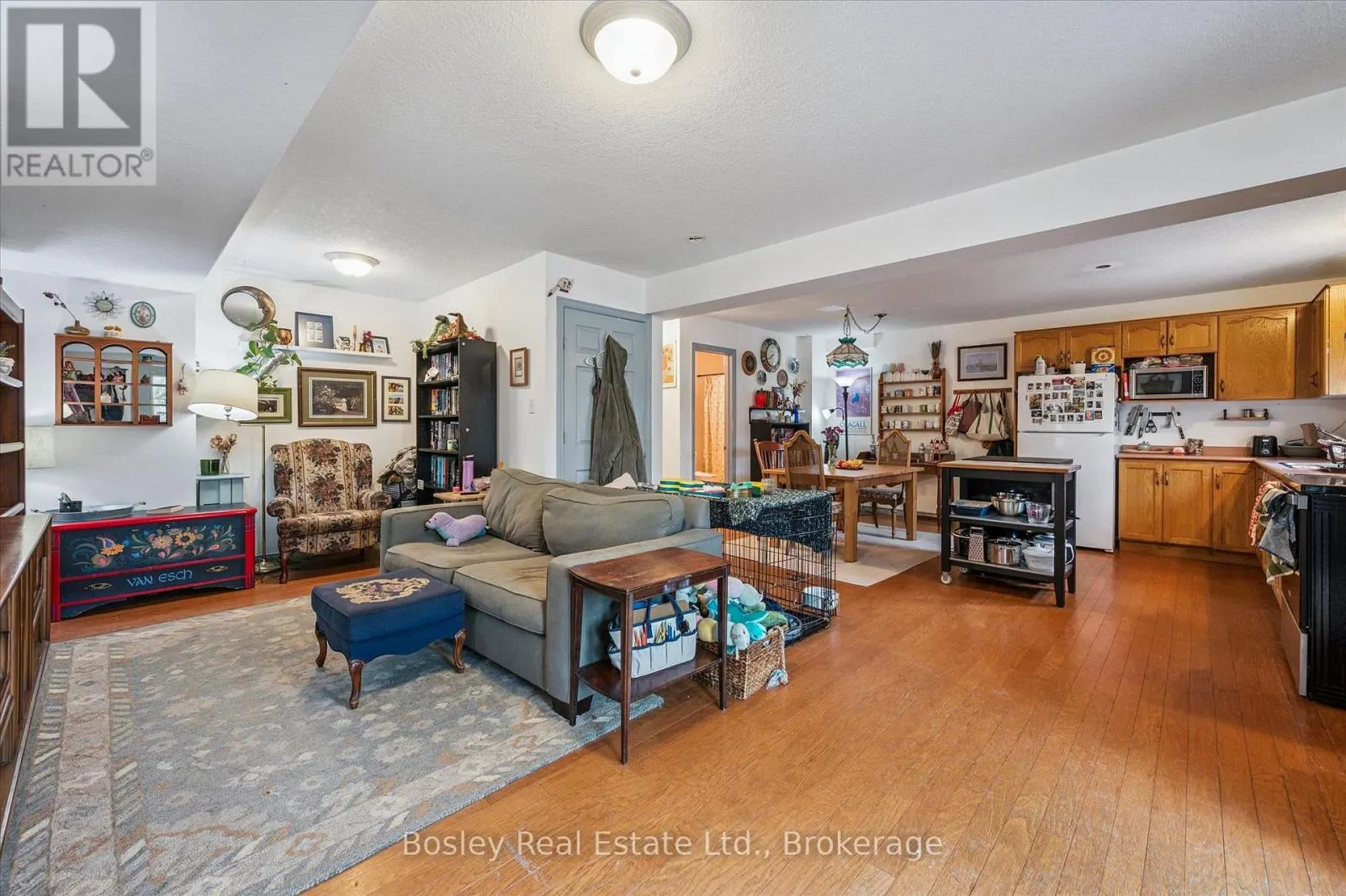 4 HAYWARD CRESCENT