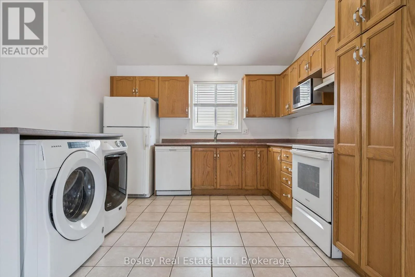 4 HAYWARD CRESCENT