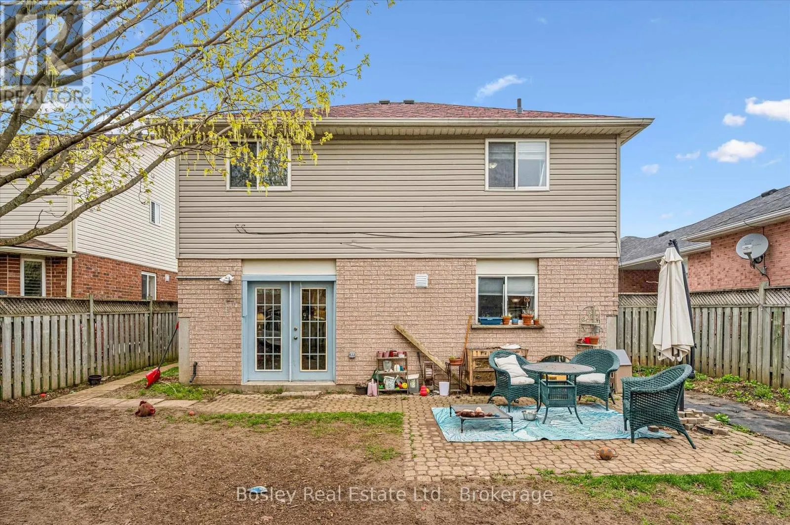 4 HAYWARD CRESCENT