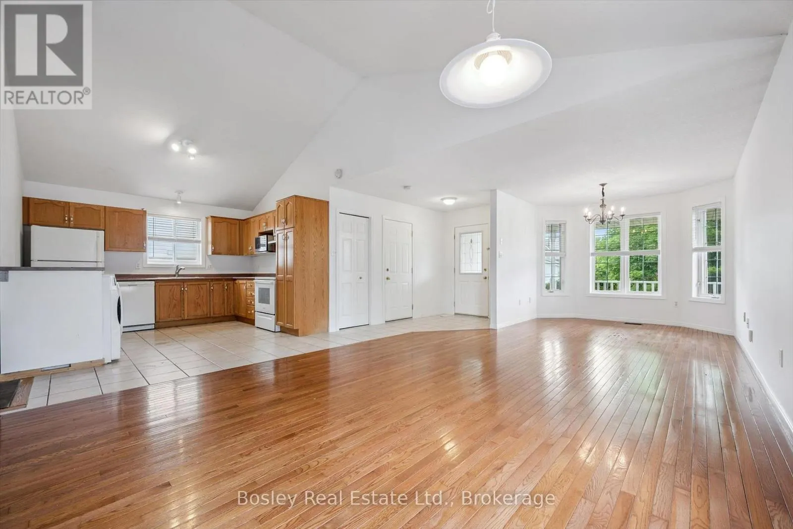 4 HAYWARD CRESCENT