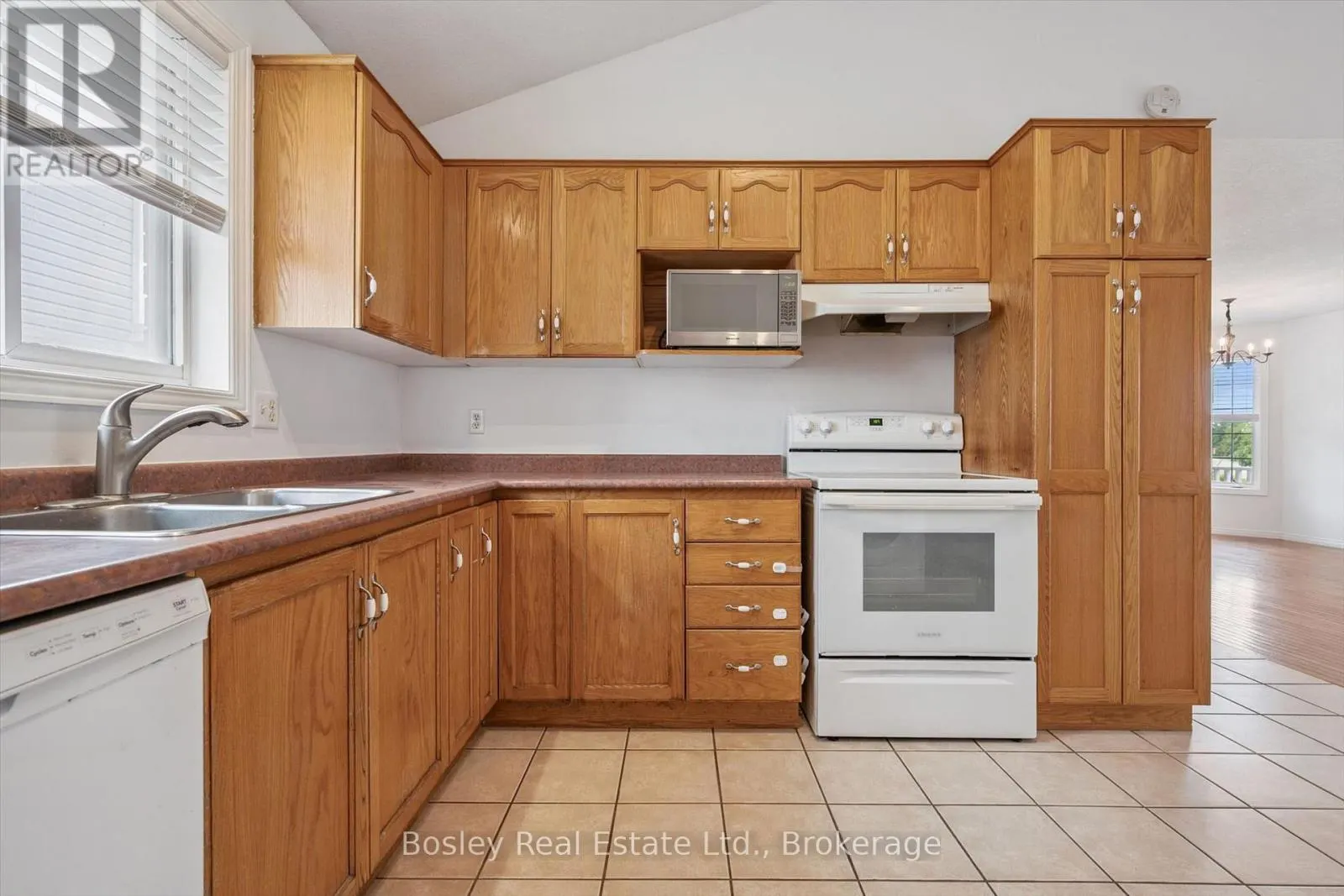 4 HAYWARD CRESCENT