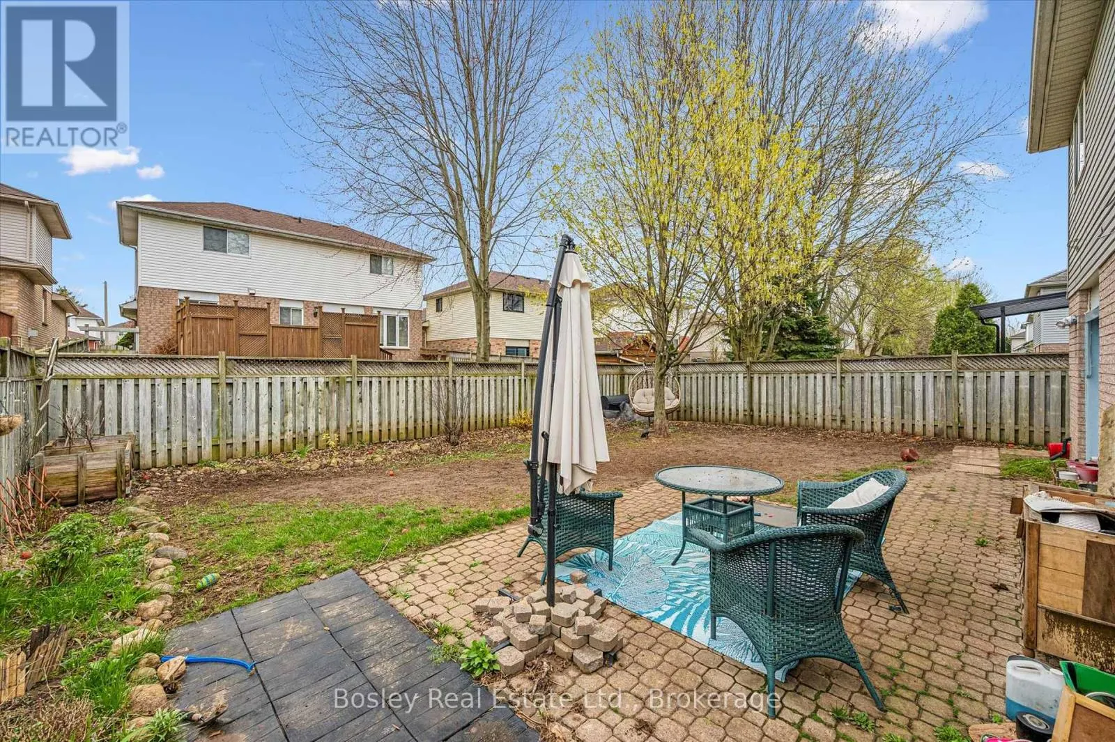 4 HAYWARD CRESCENT