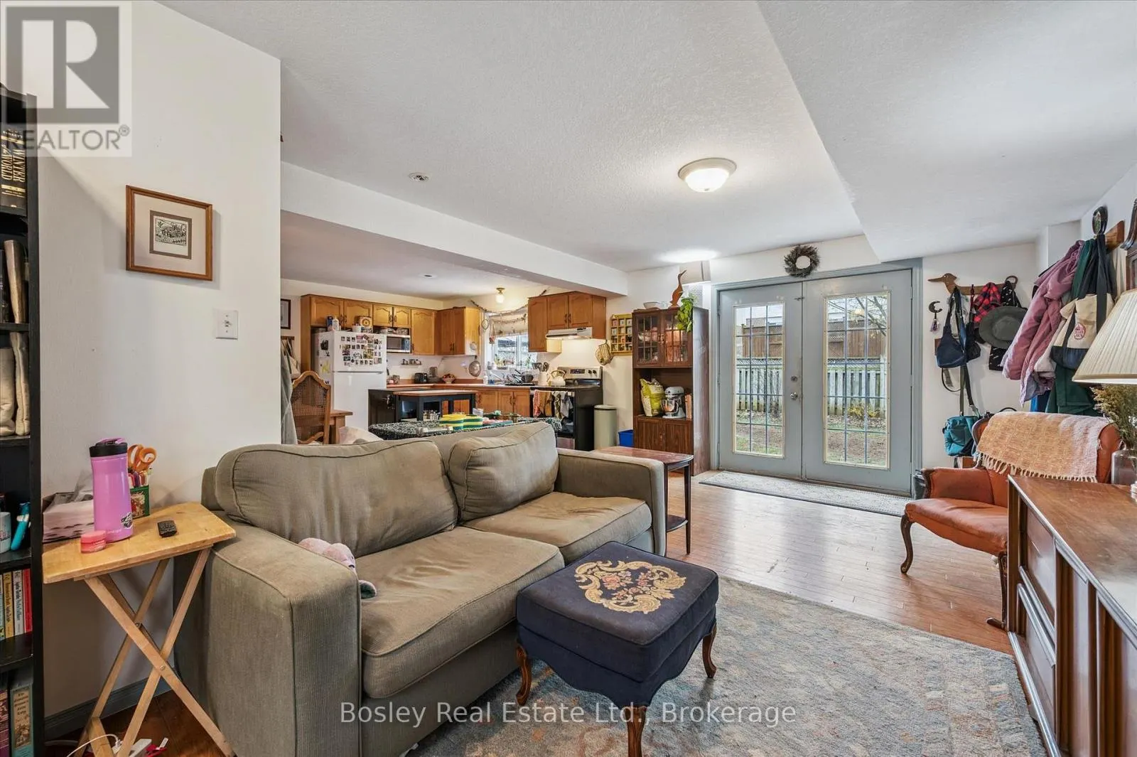4 HAYWARD CRESCENT