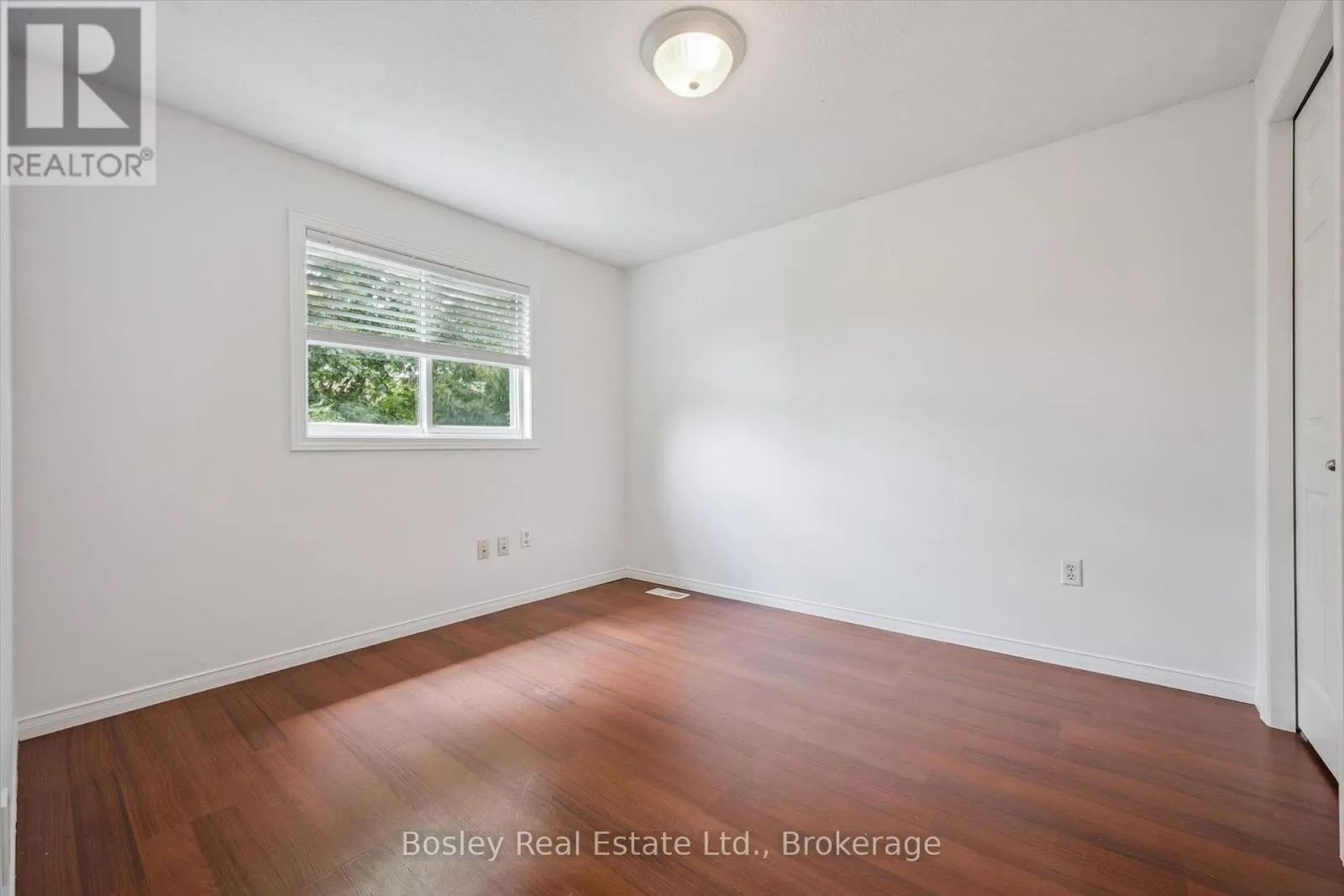 4 HAYWARD CRESCENT