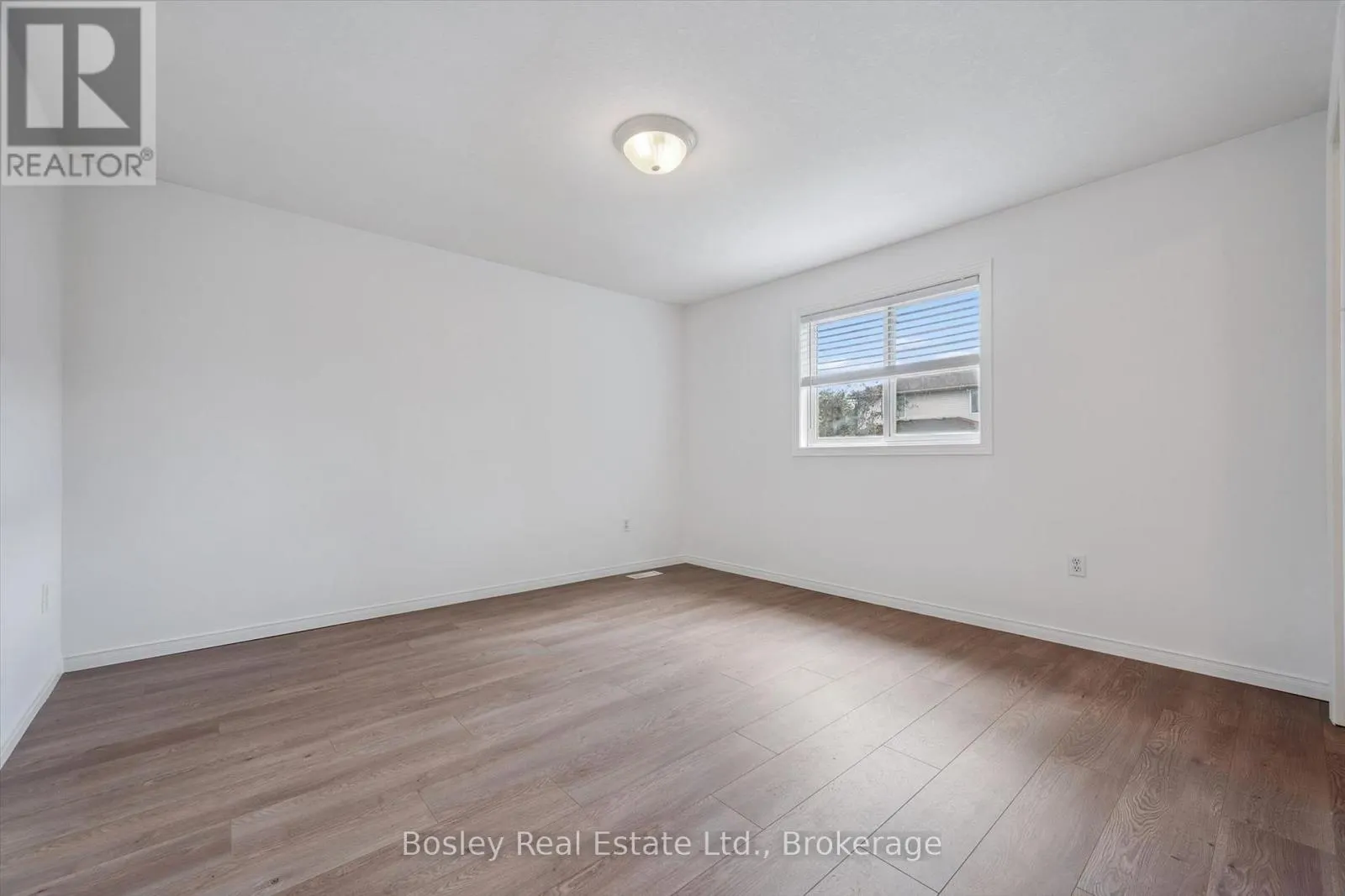 4 HAYWARD CRESCENT