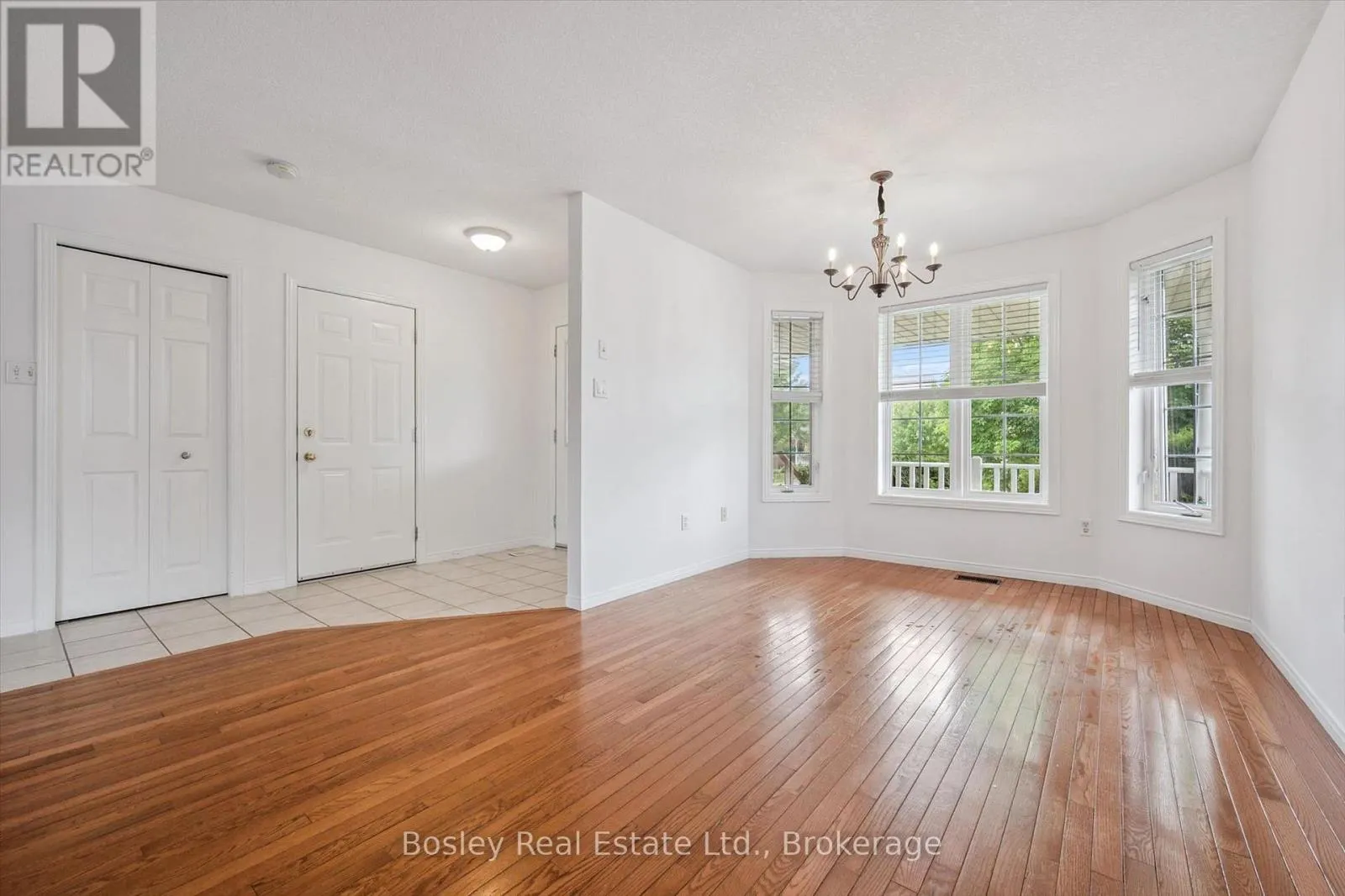 4 HAYWARD CRESCENT
