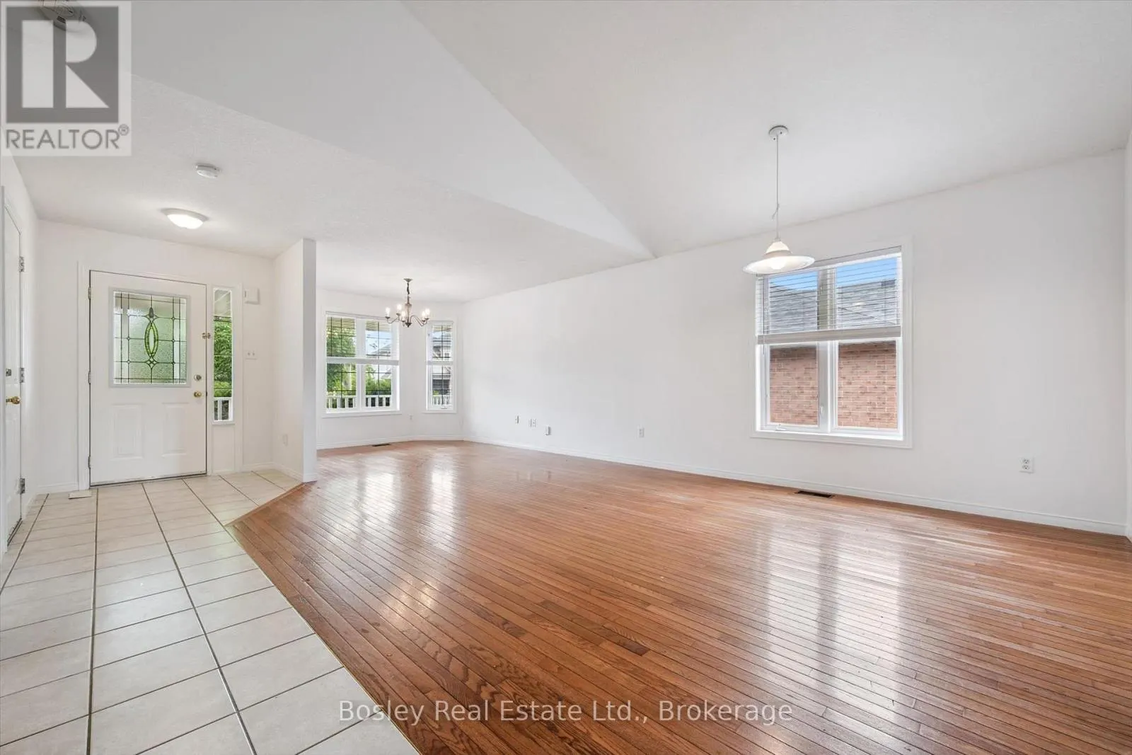 4 HAYWARD CRESCENT