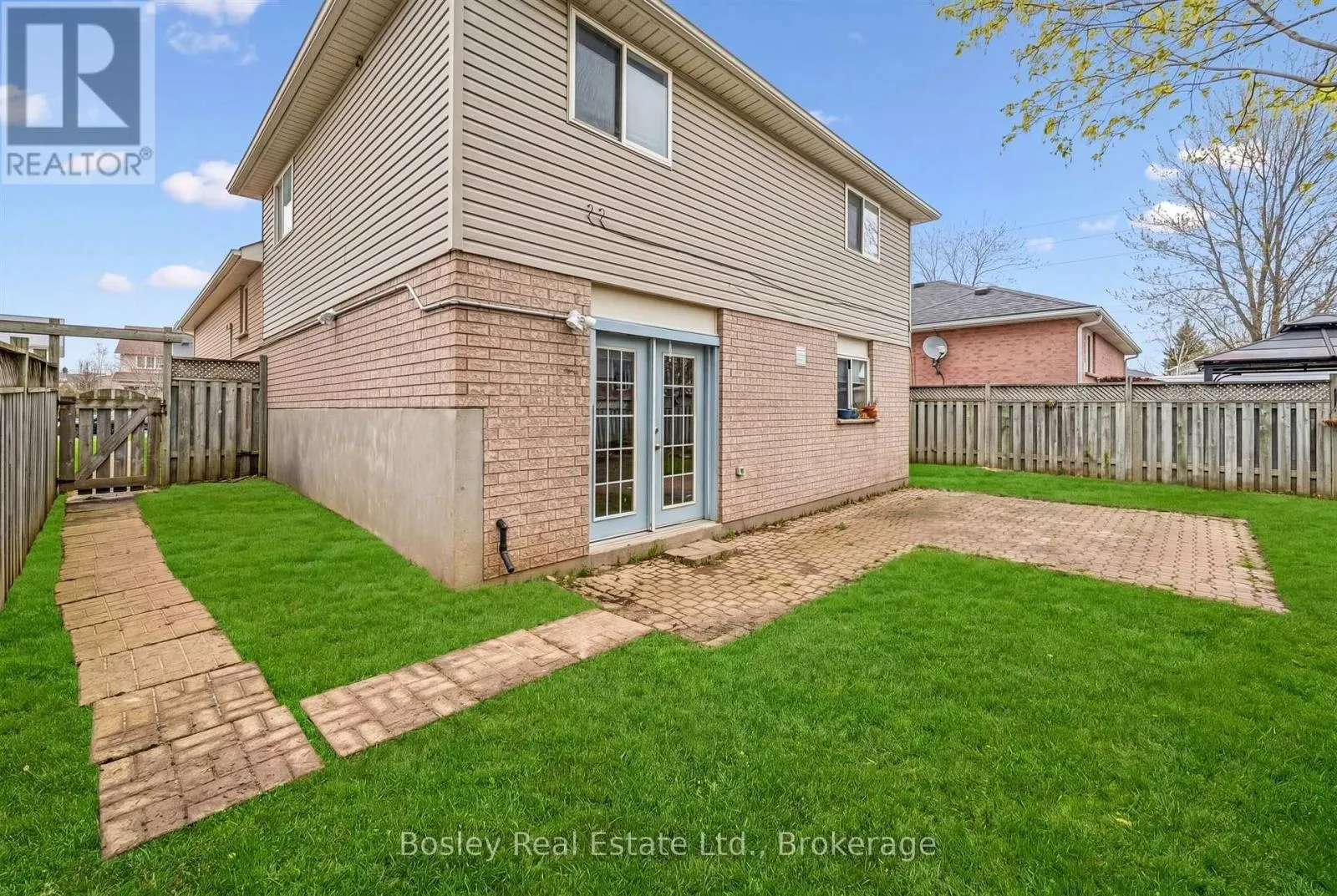 4 HAYWARD CRESCENT