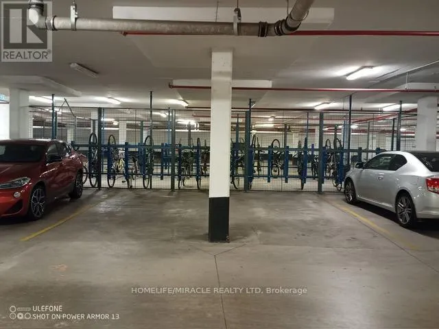 602 - 560 NORTH SERVICE ROAD