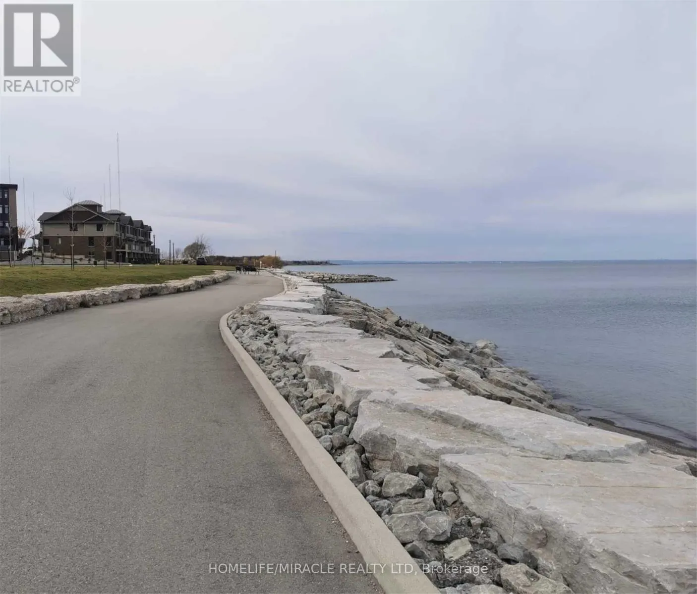 602 - 560 NORTH SERVICE ROAD