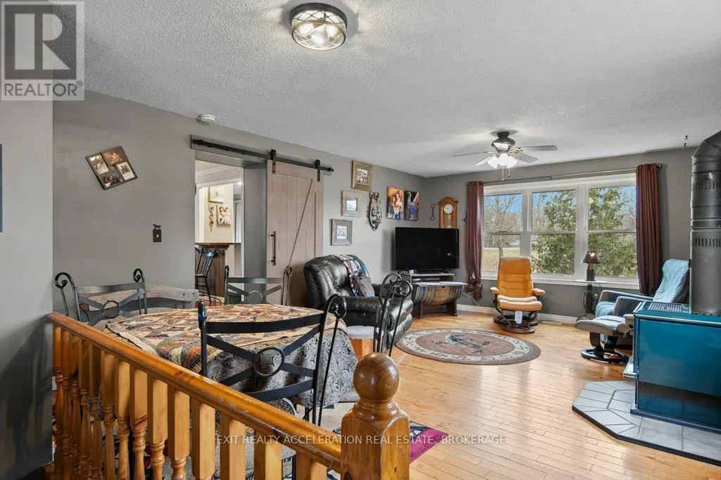 1125 COUNTY RD 1 E
