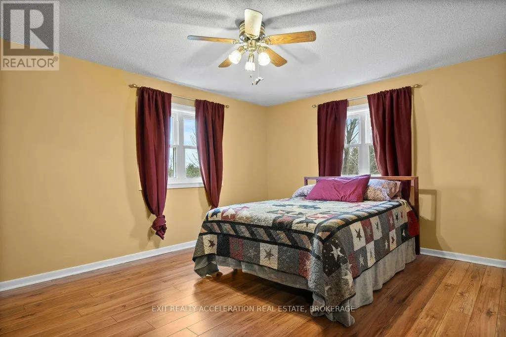 1125 COUNTY RD 1 E