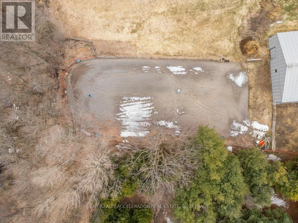 1125 COUNTY RD 1 E