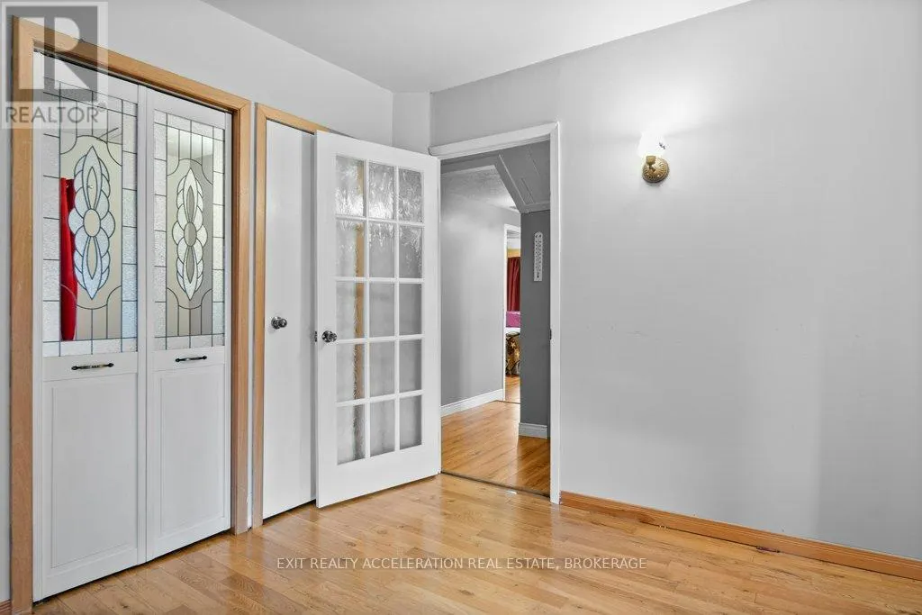 1125 COUNTY RD 1 E
