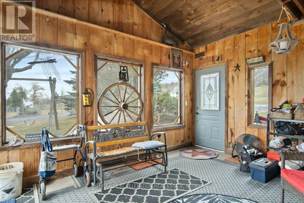 1125 COUNTY RD 1 E