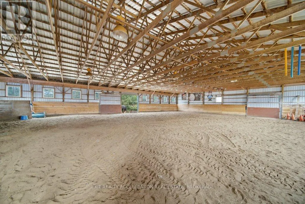 1125 COUNTY RD 1 E