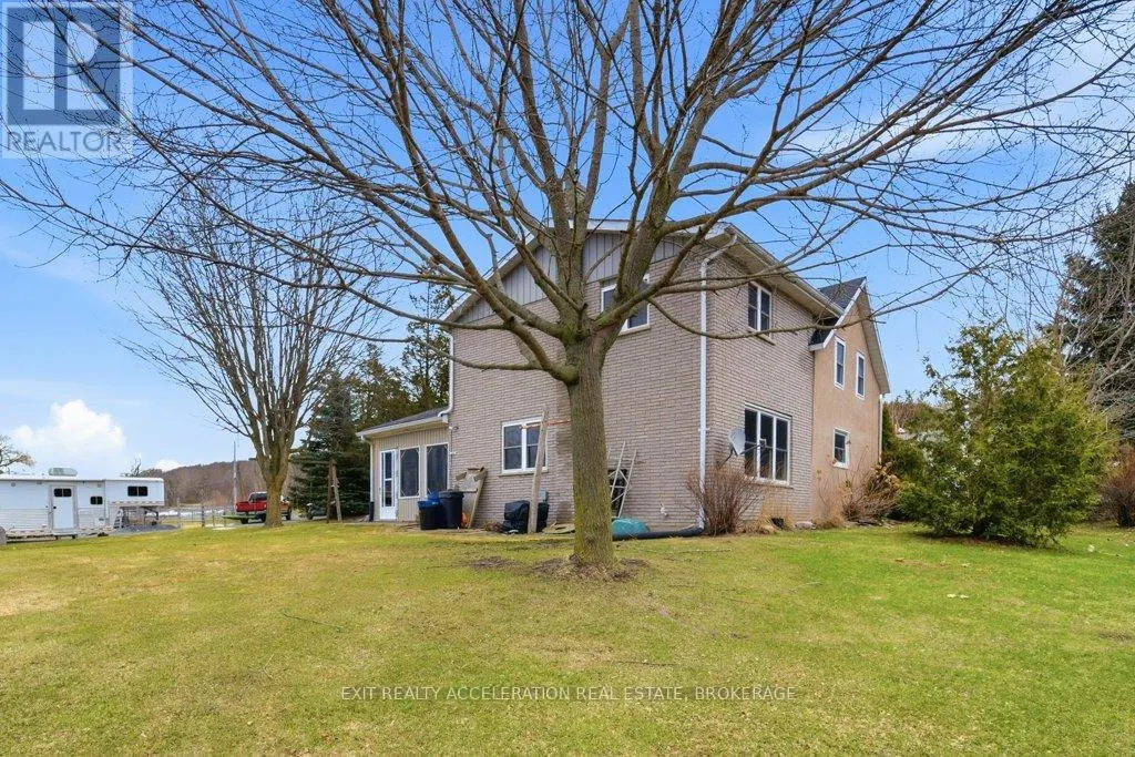 1125 COUNTY RD 1 E