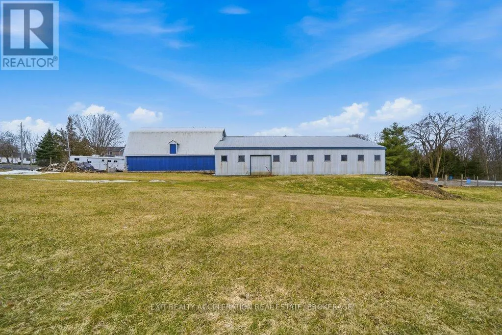 1125 COUNTY RD 1 E