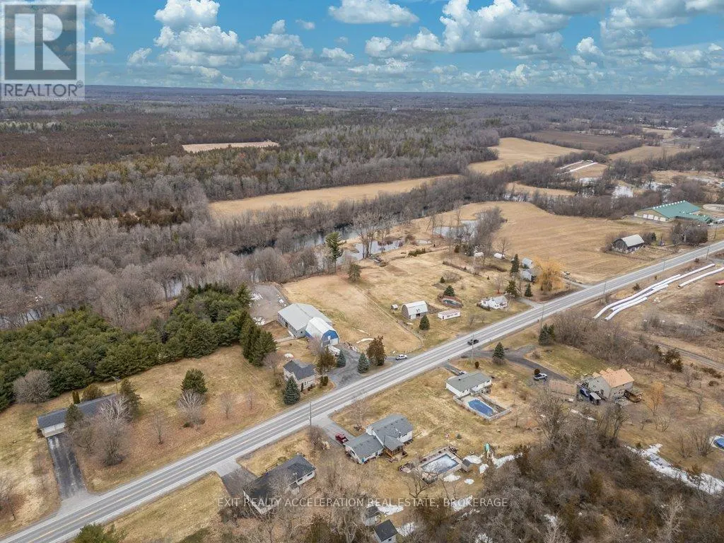 1125 COUNTY RD 1 E