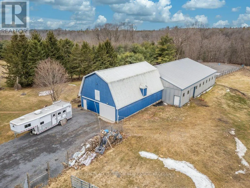 1125 COUNTY RD 1 E