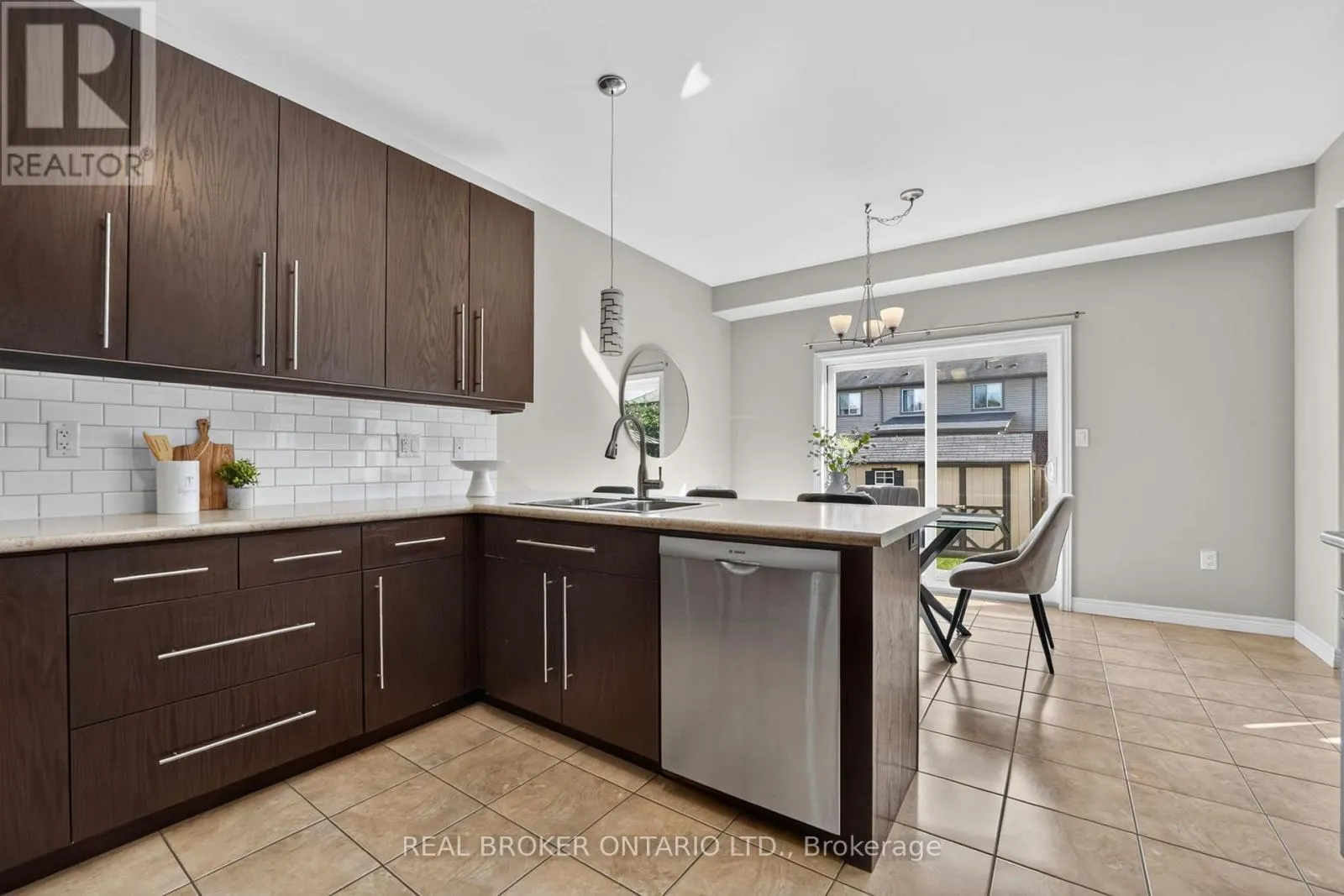 4890 ALLAN COURT