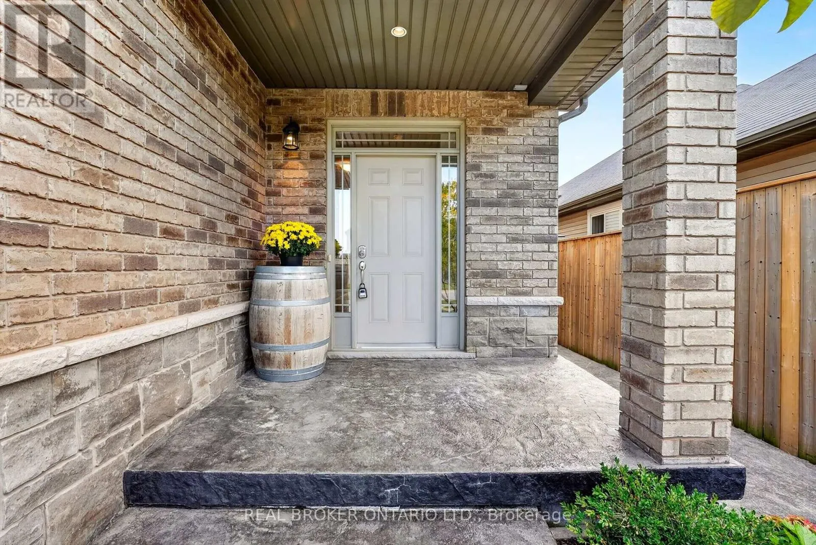4890 ALLAN COURT