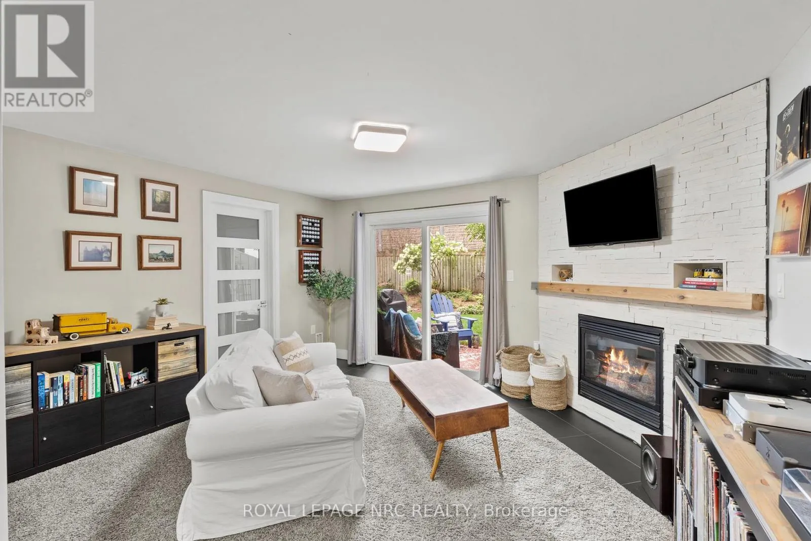 15 - 178 SCOTT STREET #15