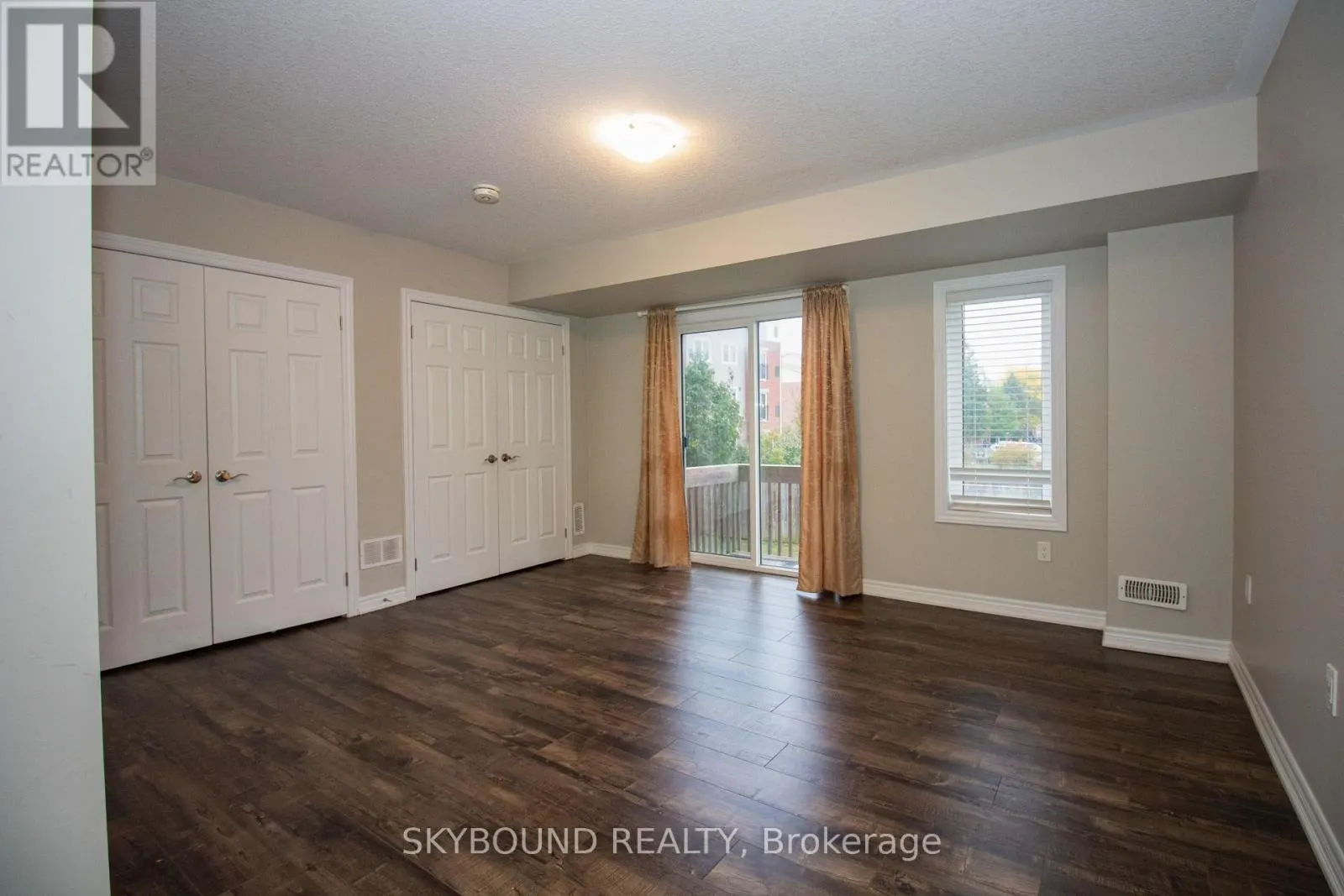 8 - 395 LINDEN DRIVE