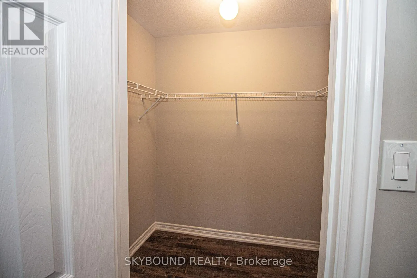 8 - 395 LINDEN DRIVE