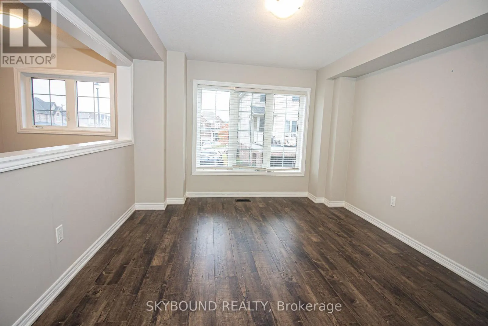 8 - 395 LINDEN DRIVE