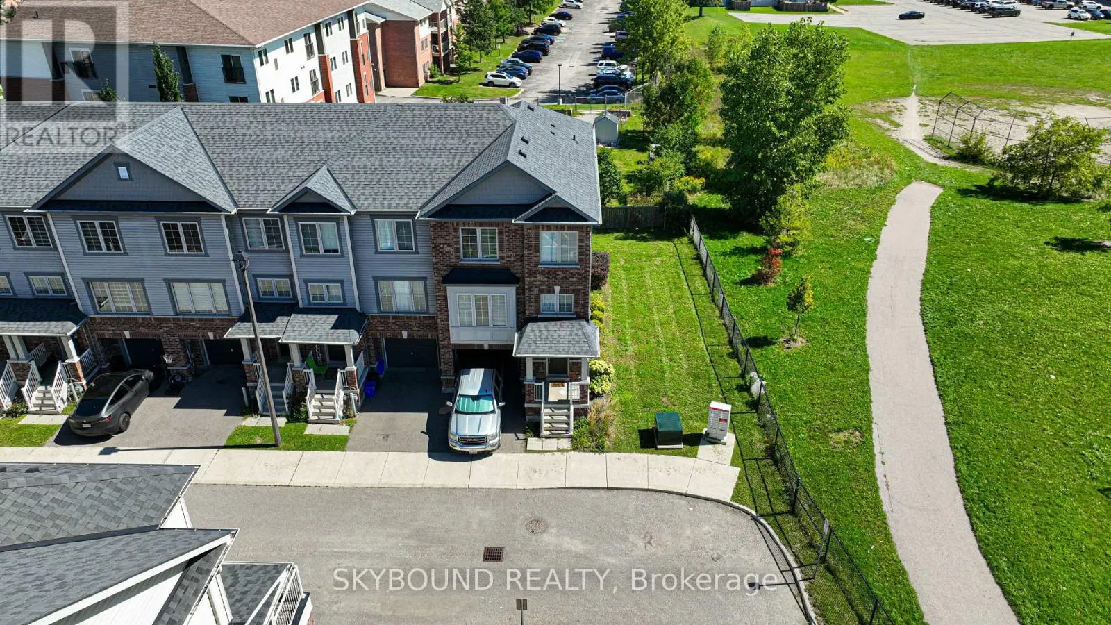 8 - 395 LINDEN DRIVE