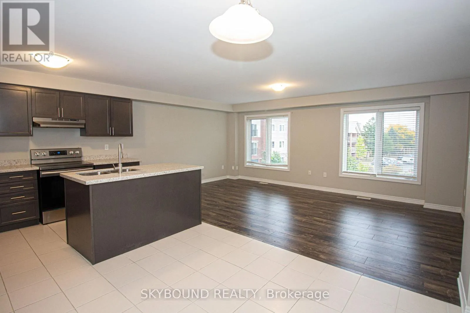 8 - 395 LINDEN DRIVE