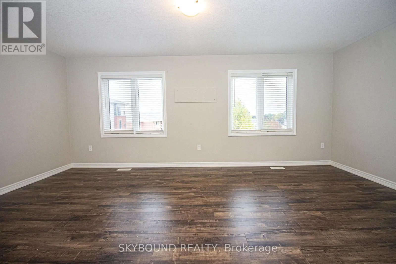 8 - 395 LINDEN DRIVE