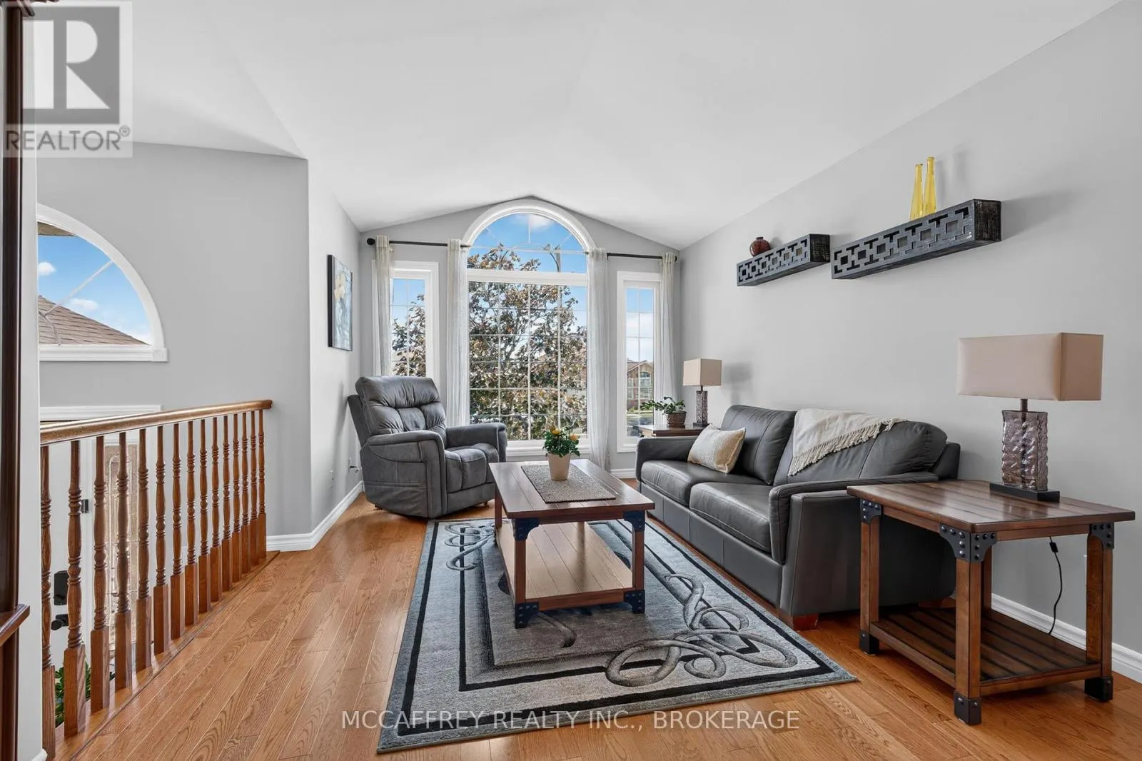 9 HARTWOOD CRESCENT