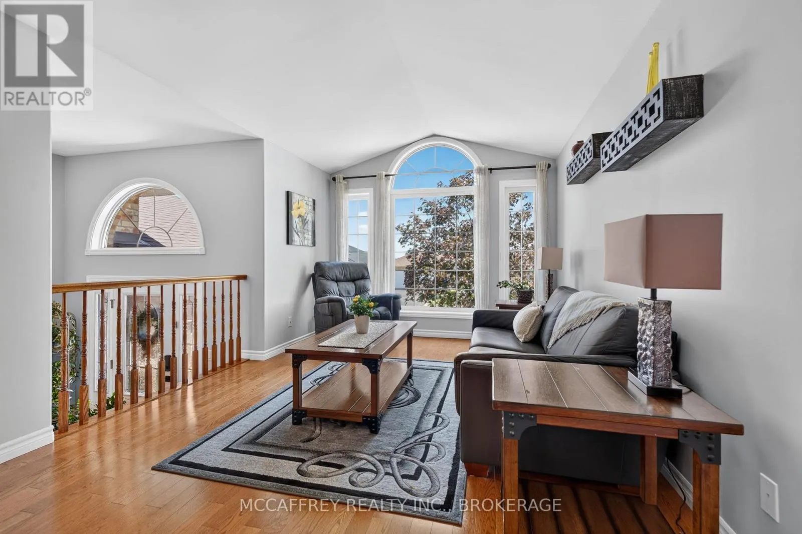 9 HARTWOOD CRESCENT