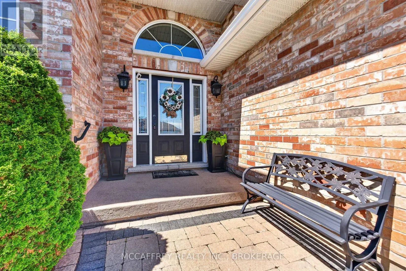 9 HARTWOOD CRESCENT