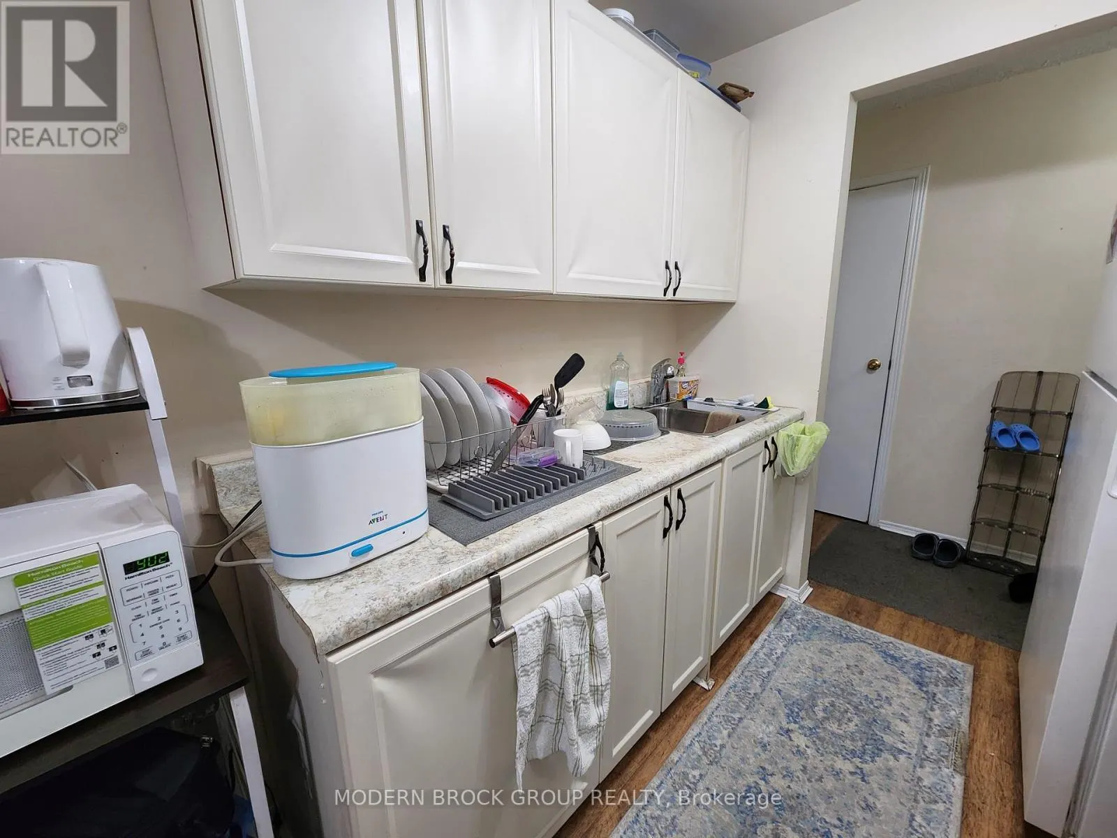 14 - 14 CHARLOTTE PLACE