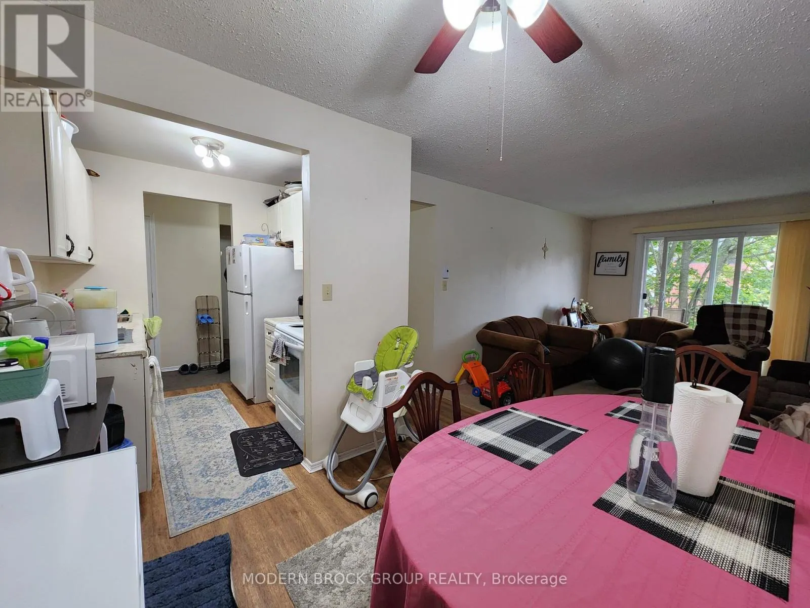 14 - 14 CHARLOTTE PLACE