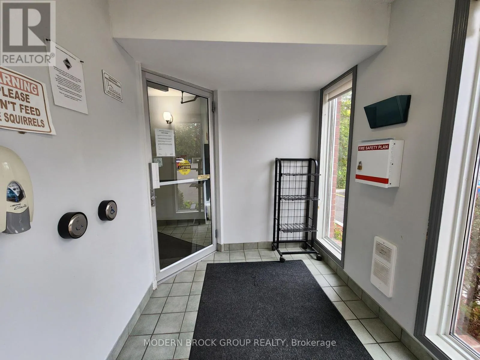 14 - 14 CHARLOTTE PLACE